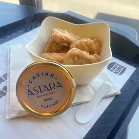 ???? Du caviar chez Burger King ? Non non ce n'est pas une blague...

Mais imaginez un instant… Des nuggets dorés, une touche de caviar raffiné, une expérience gustative digne des plus grands rois ! ????????

Alors, on vous sert un menu Caviar ou on vous laisse savourer vos bons vieux Whopper® ? ????