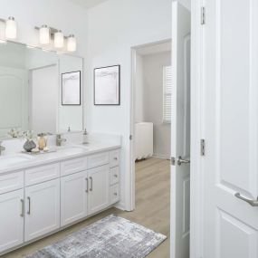Camden Montague Apartments in Tampa, FL with Updated Luxury Bathroom