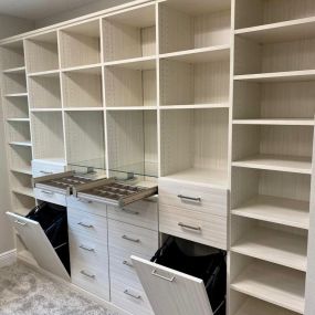 Our solutions will transform your cluttered chaos into a stylish and functional oasis. Say hello to a perfectly organized wardrobe that will make getting dressed a breeze. Step into the world of great Closet Storage in Tampa and unlock a new level of elegance and convenience.