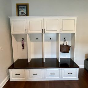 It’s time for mudroom updates! This Tampa home is sure to give you some ideas. Here, we created Custom Mudroom Storage—and now there’s a spot for shoes, jackets, purses, and more!