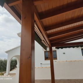 PERGOLA-MADERA-CUBELLAS.jpeg