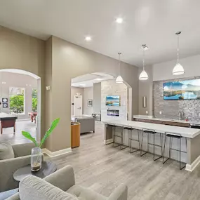 Bild von City Walk at Woodbury Apartments