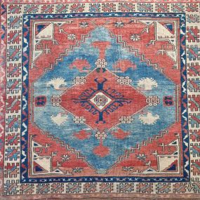 Bild von Azra Oriental Rugs