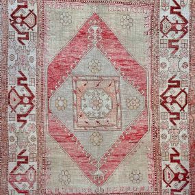 Bild von Azra Oriental Rugs