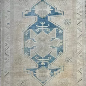 Bild von Azra Oriental Rugs