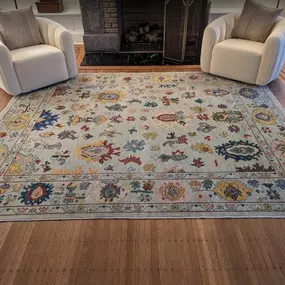 Bild von Azra Oriental Rugs