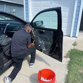 Passenger Car Window Replacement