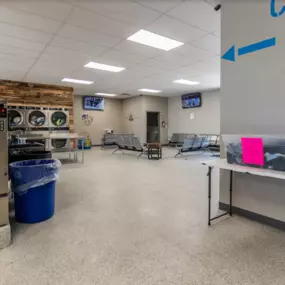 Bild von So Fresh N So Clean Laundromat