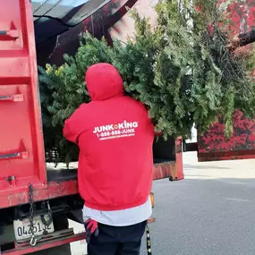 Call Junk King for your free Christmas tree removal with a scheduled junk removal job! Junk King removes and recycles your Christmas tree  so you don't have to worry about a thing! Our junk removal process will be quick and efficient, leaving no mess behind.