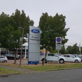 Entrance to the Ford Milton Keynes dealership