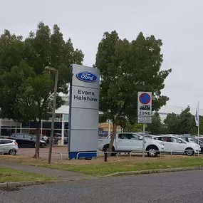 Entrance to the Ford Milton Keynes dealership