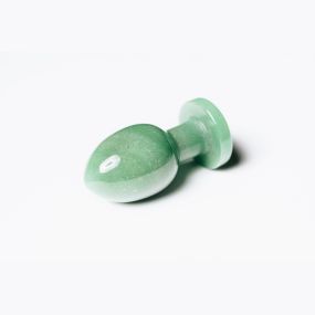 Jemná energie zeleného Avanturínu anální kolík vám zesílí prožitek a zvýší citlivost erotogenních zón v těle. Užijte si silný orgasmus! 


Velikost 8 x 4 cm.
Přírodní zelený Avanturín určený k intimní masáži.
Hladký povrch.
