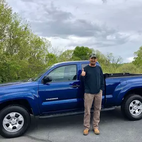 ???? It's our privilege to welcome Brian Motter to the Rocky Top family! I kid you not this truck wasn't on our lot more than a few minutes before Brian came by and said I'll take it! Watch for this guy on the Corn hole wold tour! He's a ringer! Thank you so much for your business and your service to our great county. ????????