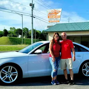 Our new friend Erin drove down from Virginia and went home in this sweet Audi Q7! We know you will be cruising ????????‍♂️ the highways for years to come in your beautiful new Q7!! Welcome to the Rocky Top Motors Family!! ????