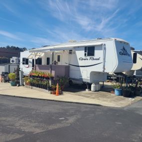 At Treasure Island Mobile Home & RV Park, you can enjoy all the comforts of a modern RV park while taking in all the stunning attractions San Francisco has to offer - at an unbeatable price.
