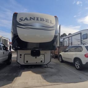 We offer full hookups to accommodate different RV sizes and ensure you stay comfortable and connected while on the road. Whether you’re looking for a long-term stay or just a few days, we have the amenities and RV park rates San Francisco to fit your needs.