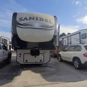 We offer full hookups to accommodate different RV sizes and ensure you stay comfortable and connected while on the road. Whether you’re looking for a long-term stay or just a few days, we have the amenities and RV park rates San Francisco to fit your needs.