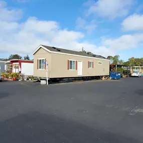 Want an opportunity to own a mobile home in South San Francisco? This is a model home from Advantage Homes, a partner of Treasure Island Mobile Home and RV Park to help you decide in finding your perfect home.