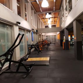 Basic-Fit Rotterdam Jan Ligthartstraat - free weight zone