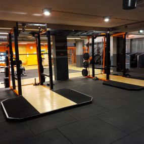 Basic-Fit Rotterdam Jan Ligthartstraat - free weight zone