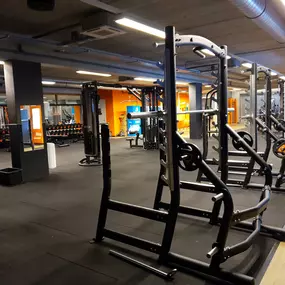 Basic-Fit Rotterdam Jan Ligthartstraat - free weight zone