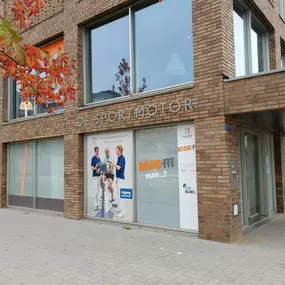 Basic-Fit Rotterdam Jan Ligthartstraat - entree