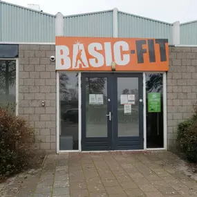 Basic-Fit Sneek Alexanderstraat 24/7 - entree