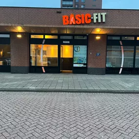 Basic-Fit Hoogvliet Marthalaan - entree