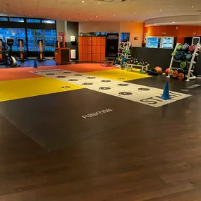 Basic-Fit Hoogvliet Marthalaan - stretch zone