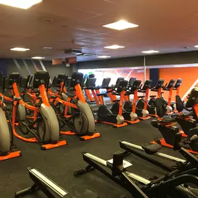 Basic-Fit Nieuwerkerk aan den Ijssel Iersestraat - cardio