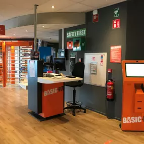 Basic-Fit Nieuwerkerk aan den Ijssel Iersestraat - balie