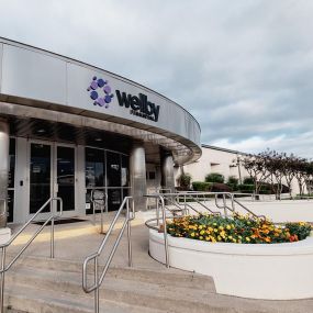 Front entrance of Wellby Financial federal credit union in Clear Lake