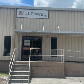 LL Flooring #1176 Plant City | 4017 South Frontage Road | Storefront