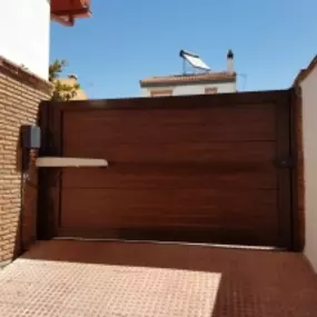 Puertas_Automaticas_granada_Motores_Persiana_10.jpg