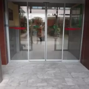 Puertas_Automaticas_granada_Motores_Persiana_11.jpg