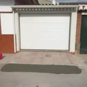 Puertas_Automaticas_granada_Motores_Persiana_2.jpg