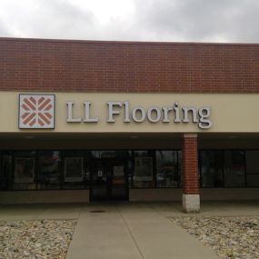 LL Flooring #1353 Littleton | 8500 West Crestline Avenue | Storefront