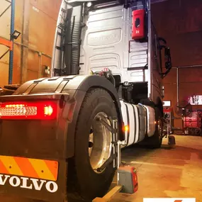 Palma_Neumaticos_014_alineacion_camion.jpg
