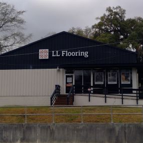 LL Flooring #1050 Tallahassee | 1516A Capital Circle SE | Storefront