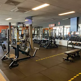 Basic-Fit Breda Teteringsedijk 24/7 - free weight zone