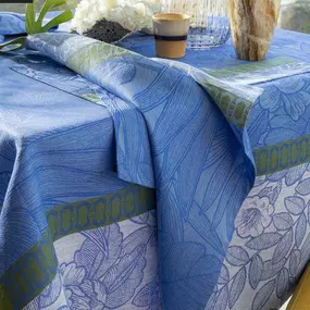 Spring Le Jacquard Francais has arrived at Drees. Drop by and take a look!