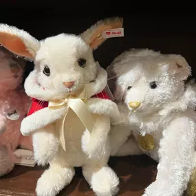 Christmas Rabbit and White Christmas Teddy are here at Drees! Teddy is musical! Steiff lovers, come see our  EltonJohn, Eeyore, Snoopy, and more! Wonderful stuffed toys since 1880.