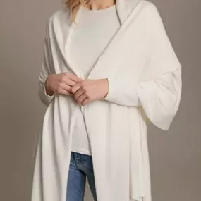 Ahhhh,……Our Fall shipment of Cashmere is here! We are loving the new mini 100% cashmere wrap….not small, just a tad narrower, and ready for you as the weather turns. ????????