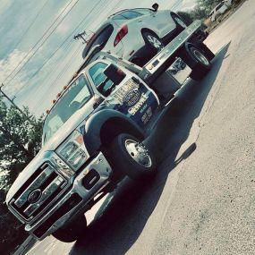 Call today for a towing company you can count on!