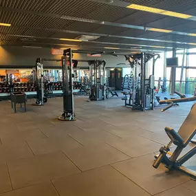 Basic-Fit Vlissingen Baskensburgplein 24/7 - free weight zone