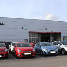 Cars outside the Vauxhall Nottingham dealership