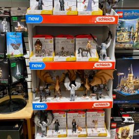 ⚡️Attention all Muggles, Witches and Wizards- the world of Harry Potter by Schleich has arrived at The Concord Toy Box!! We have everything from Dobby to Fluffy in stock and can’t wait for you all to see them.