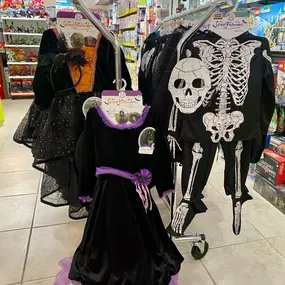 We are just under two weeks away from Halloween and to celebrate, all costumes on this rack are 30% off!! PS. Did you know the skeleton glows in the dark?! ☠️????????