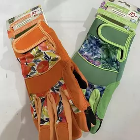 Are you planting bulbs this Fall????
Shop in for a great deal
on gardening gloves ????