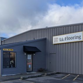 LL Flooring #1117 Eugene | 4095 W 11th Avenue | storefront